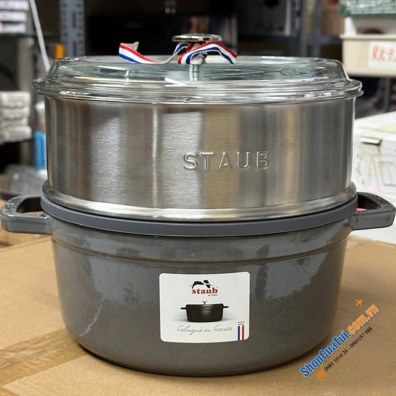 NỒI GANG STAUB 24cm vung kính kèm xửng hấp - vàng mù tạt, graphite xám.