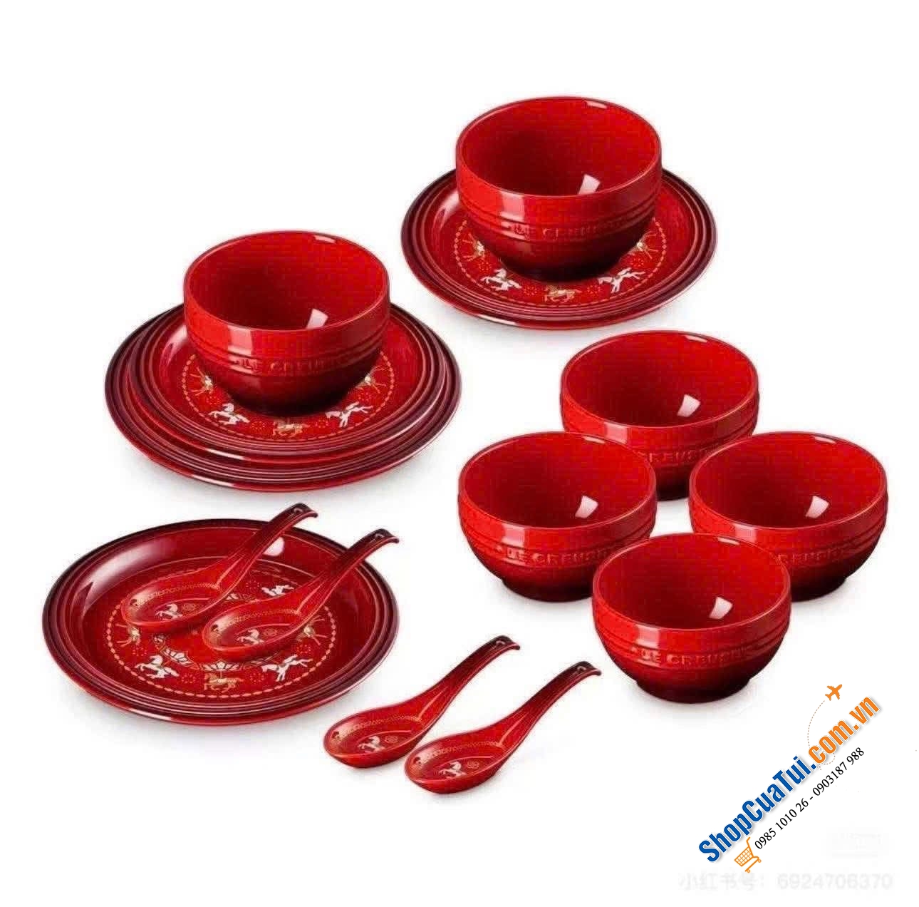 Trọn bộ bàn ăn 14 món Le Creuset năm con ngựa.