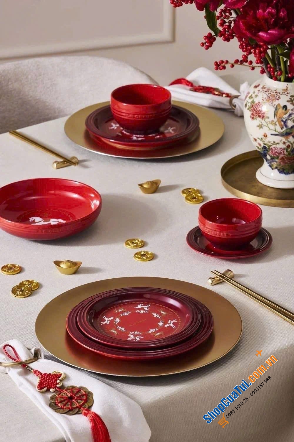 Trọn bộ bàn ăn 14 món Le Creuset năm con ngựa.