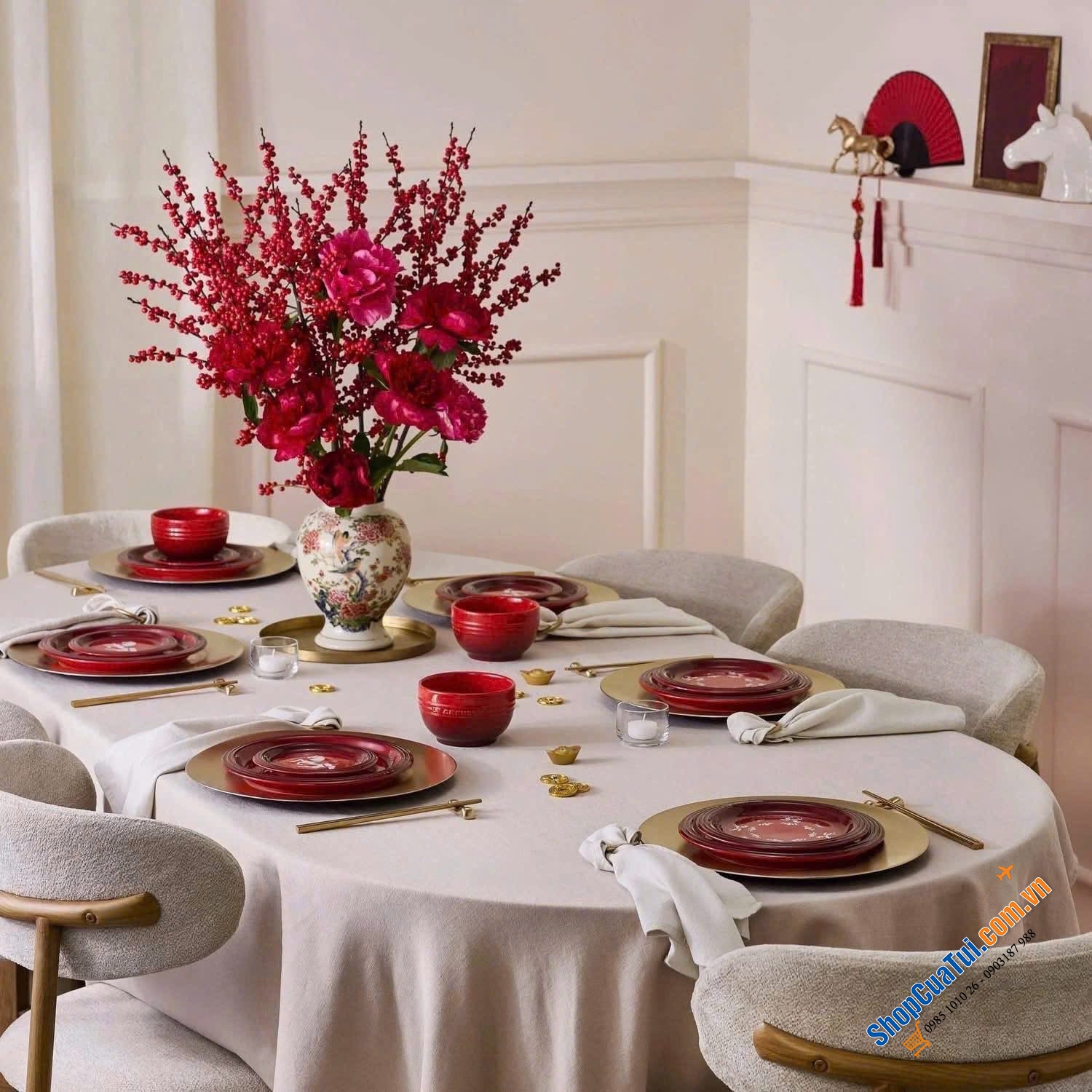 Trọn bộ bàn ăn 14 món Le Creuset năm con ngựa.