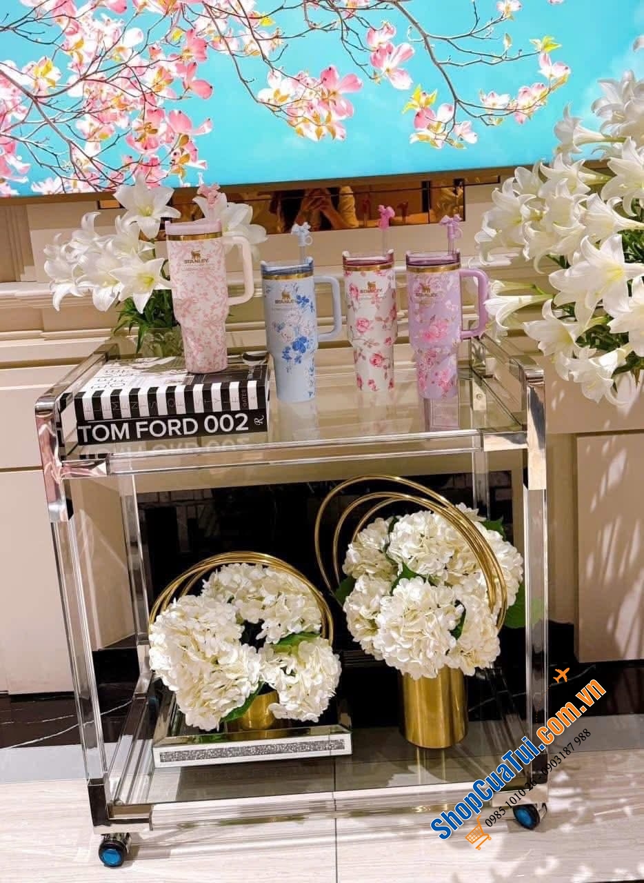 Ly nước \\\"siêu giữ nhiệt\\\" STANLEY ly hàng hiệu đi đâu cũng bắt gặp.