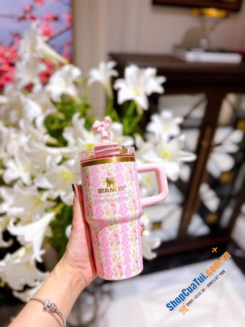 Ly nước \\\"siêu giữ nhiệt\\\" STANLEY ly hàng hiệu đi đâu cũng bắt gặp.