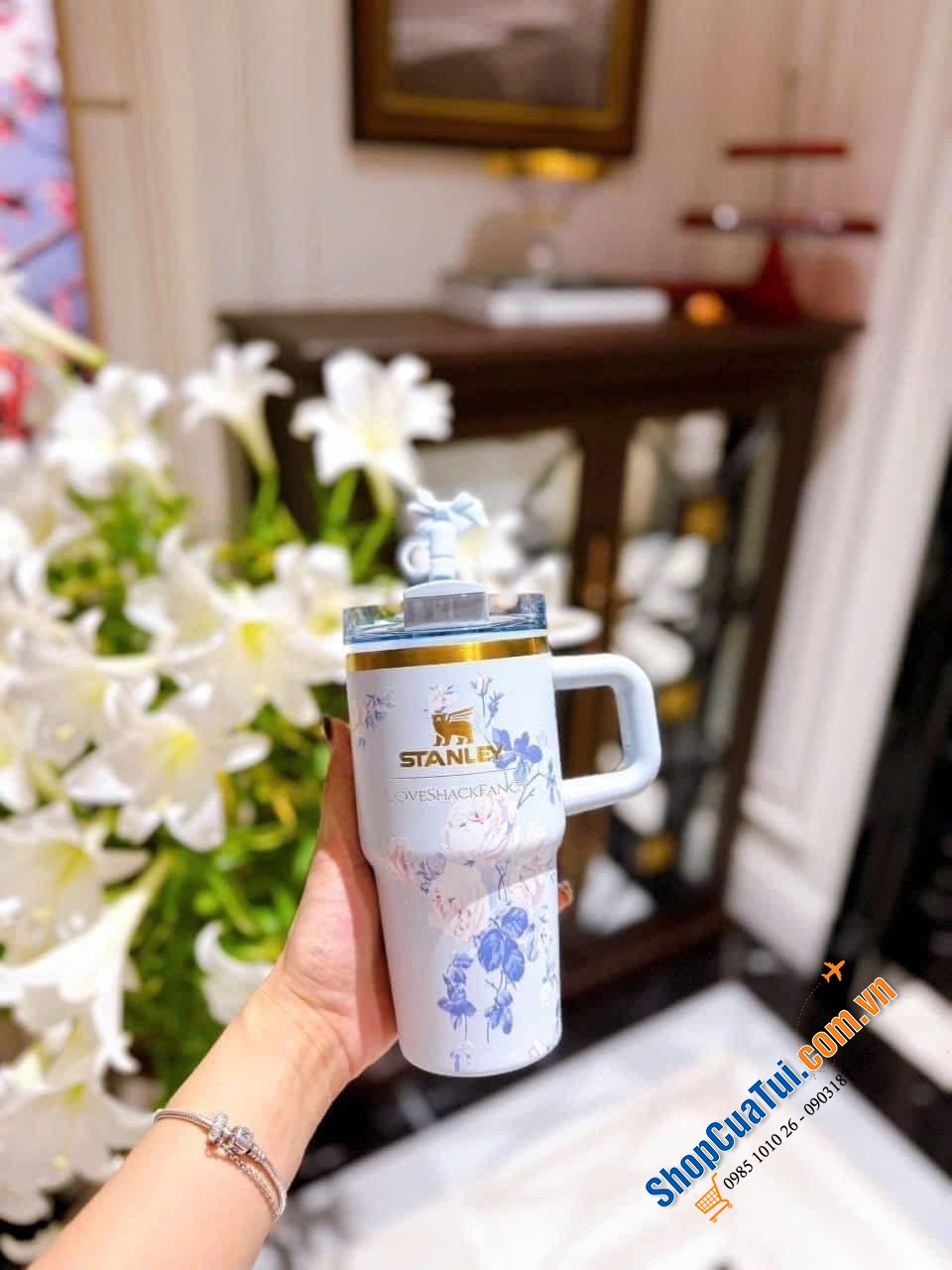 Ly nước \\\"siêu giữ nhiệt\\\" STANLEY ly hàng hiệu đi đâu cũng bắt gặp.