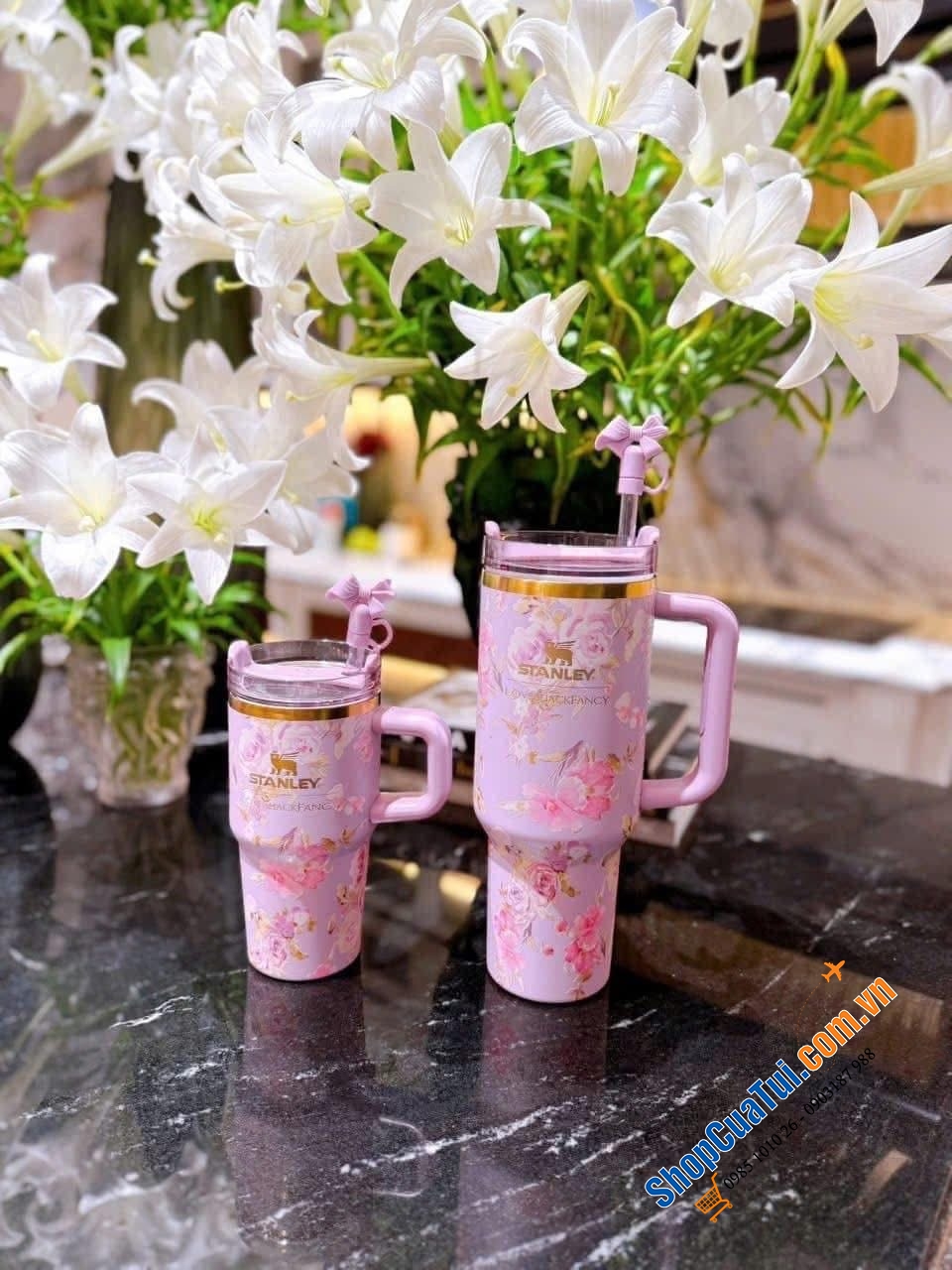 Ly nước \\\"siêu giữ nhiệt\\\" STANLEY ly hàng hiệu đi đâu cũng bắt gặp.