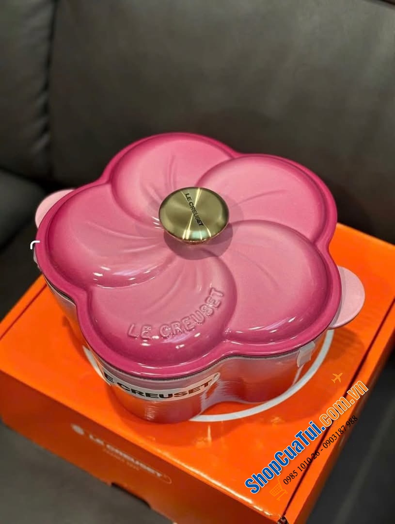 Nồi gang Le Creuset Petal 20cm – điểm nhấn hoàn hảo cho căn bếp tinh tế.