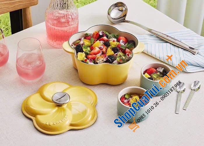 Nồi gang Le Creuset Petal 20cm – điểm nhấn hoàn hảo cho căn bếp tinh tế.