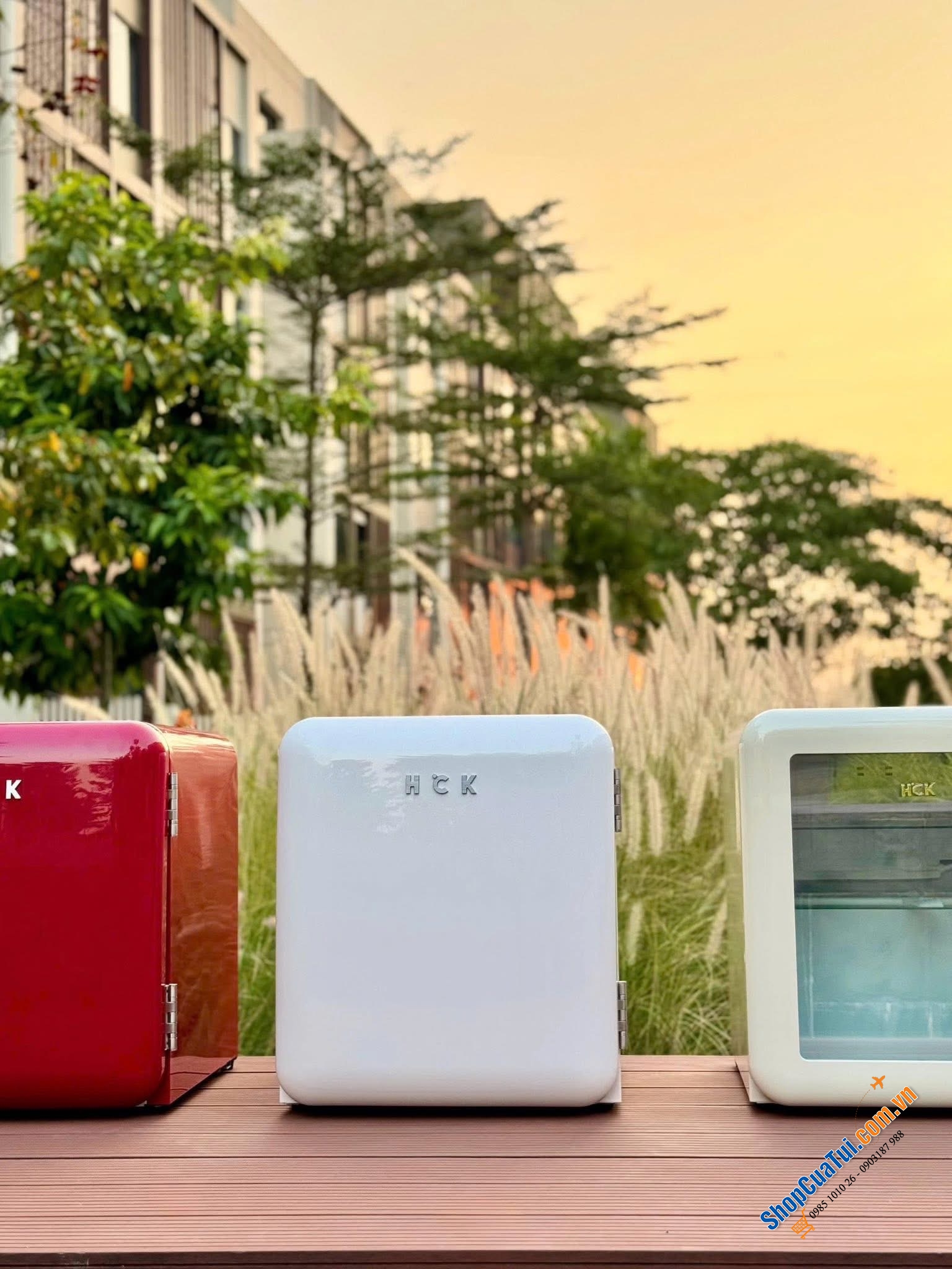 Tủ lạnh HCK 48L SC-46R-S mini retro vừa đựng mỹ phẩm – vừa giữ lạnh đồ uống – lại còn decor siêu đẹp.