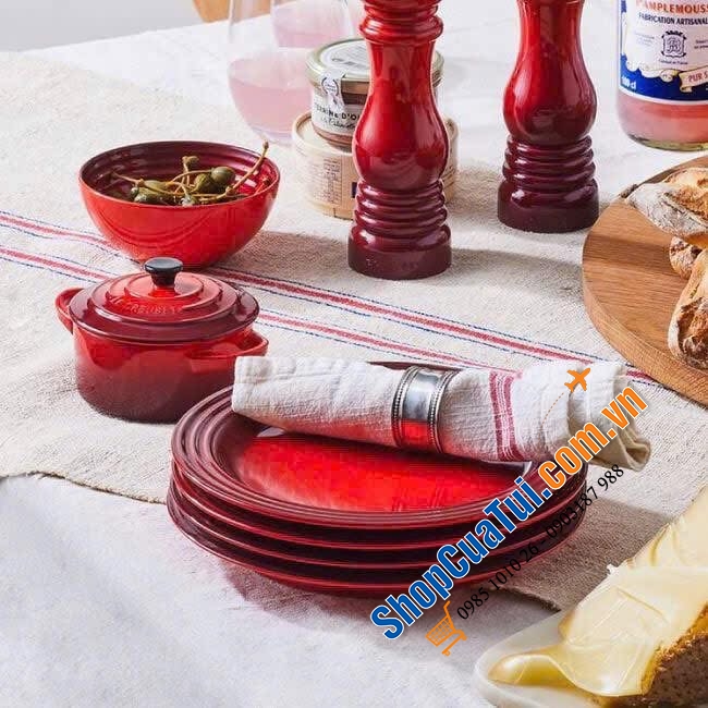 Set 4 đĩa phẳng Le Creuset 22cm MÀU đỏ.
