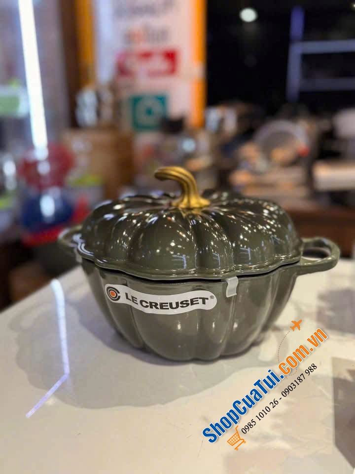 Nồi Le Creuset Phiên bản bí ngô Thyme, sea salt, đen, meringue kem, cam vàng.