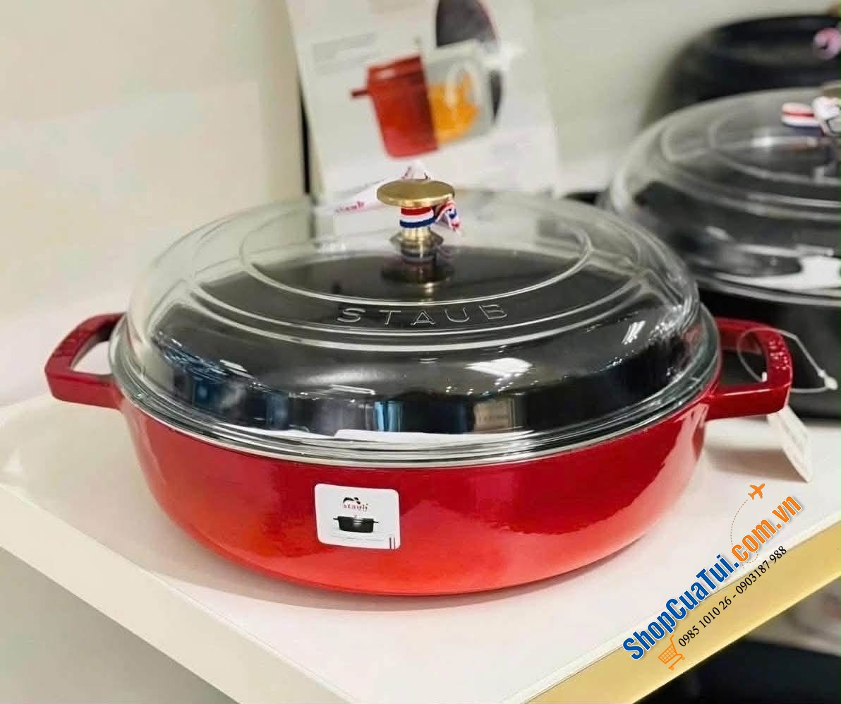Nồi chảo gang STAUB màu đỏ Size 24cm - 28cm có vung kính.