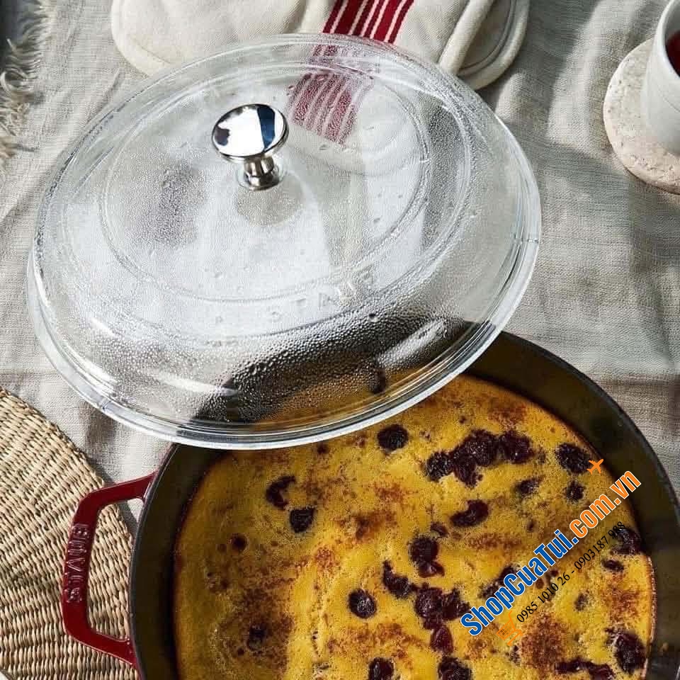 Nồi chảo gang STAUB màu đỏ Size 24cm - 28cm có vung kính.
