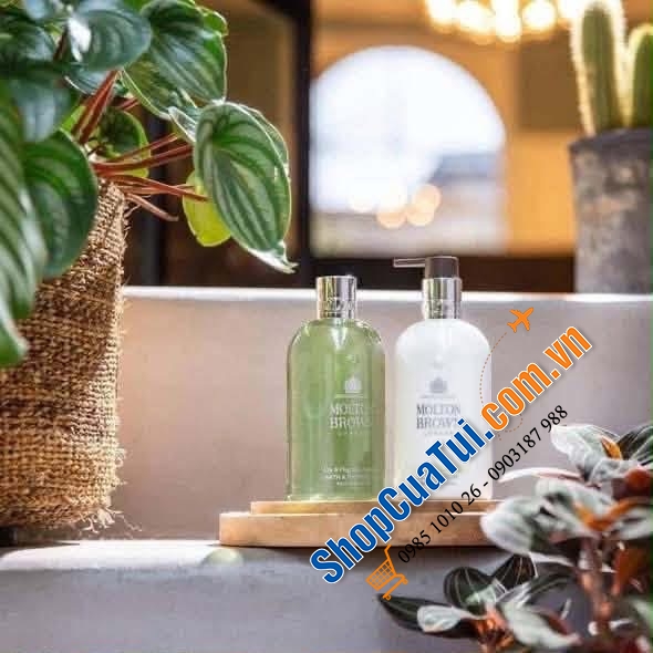 SỮA TẮM HƯƠNG NƯỚC HOA MOLTON BROWN SANG TRỌNG.