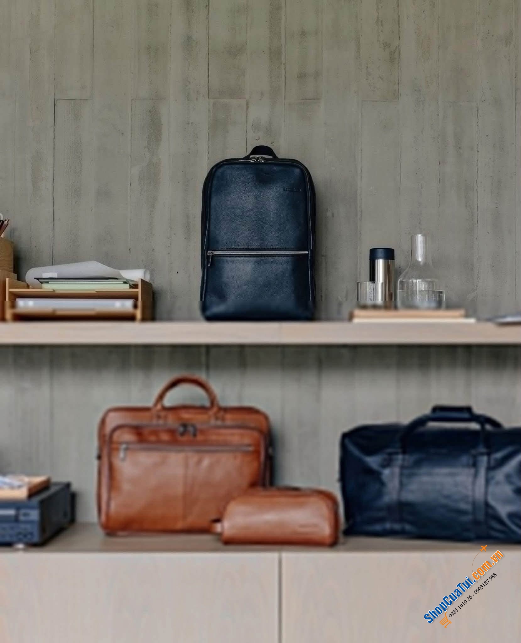 Balo da Samsonite Classic Leather Slim Backpack.