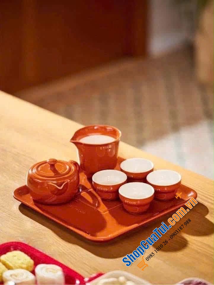 Bộ trà kèm khay Staub siêu xinh.
