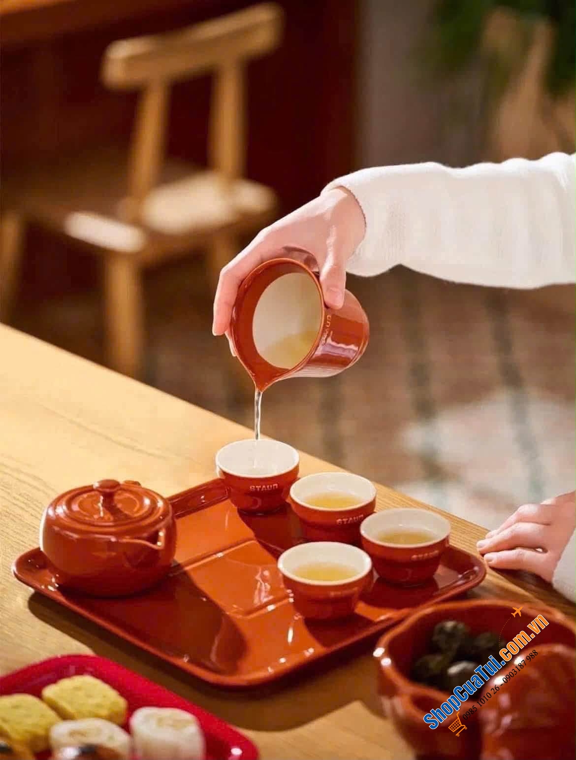 Bộ trà kèm khay Staub siêu xinh.