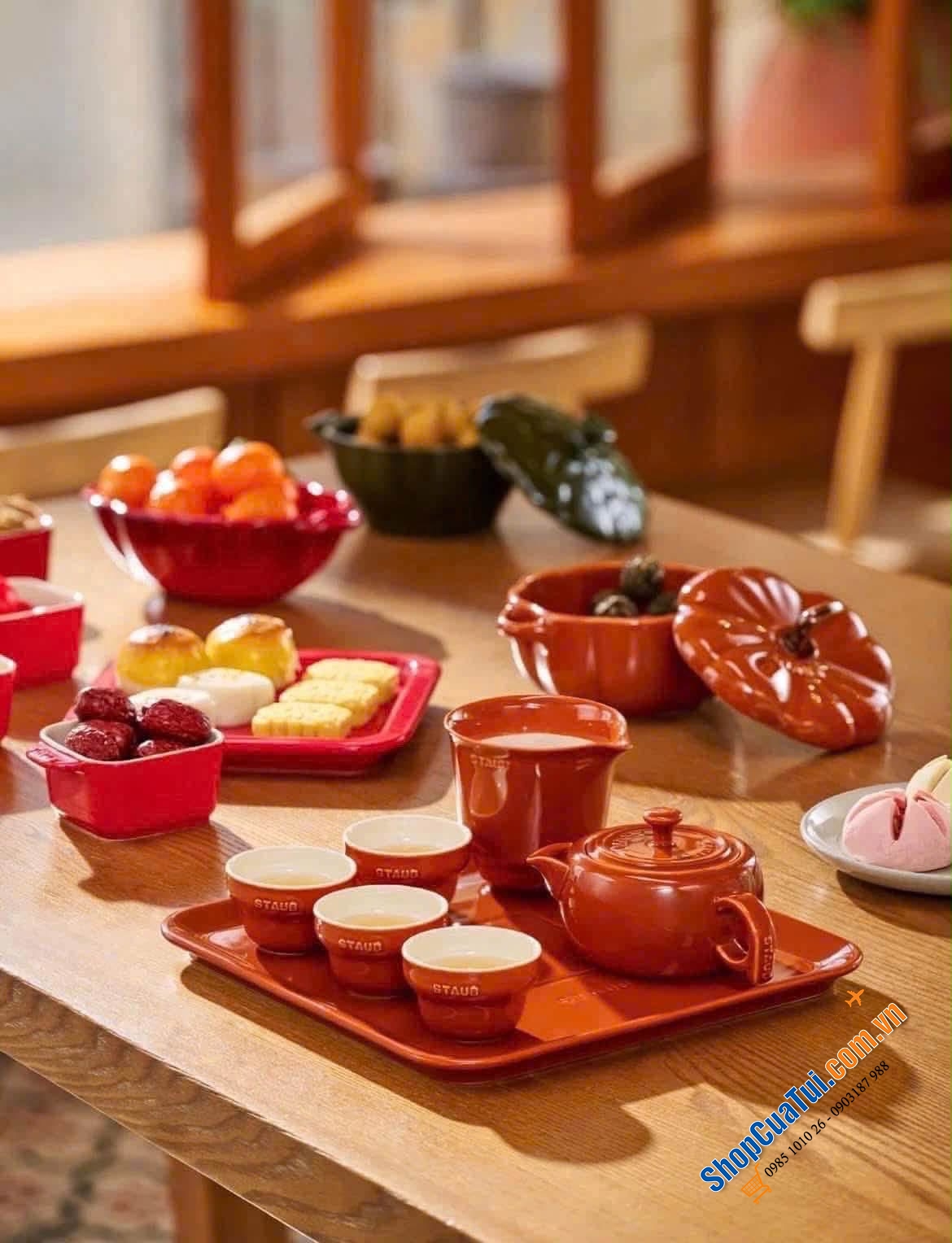 Bộ trà kèm khay Staub siêu xinh.