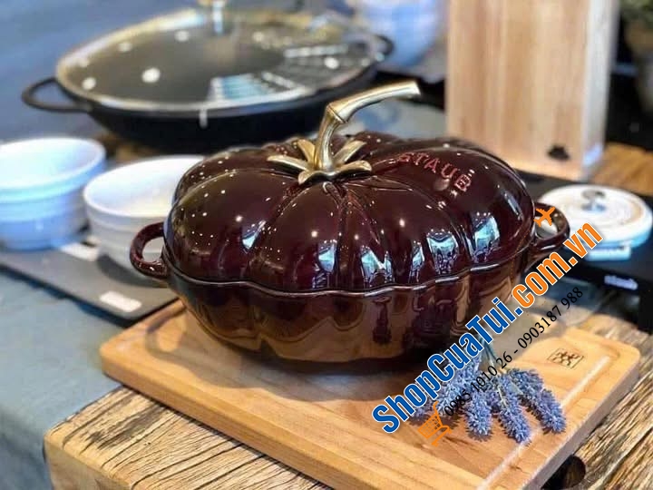 Cà chua đỏ mận núm bạc siêu hiếm.