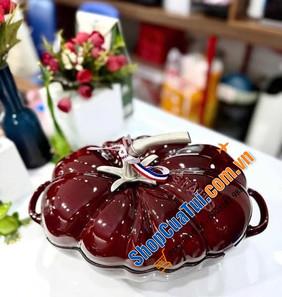 Cà chua đỏ mận núm bạc siêu hiếm.