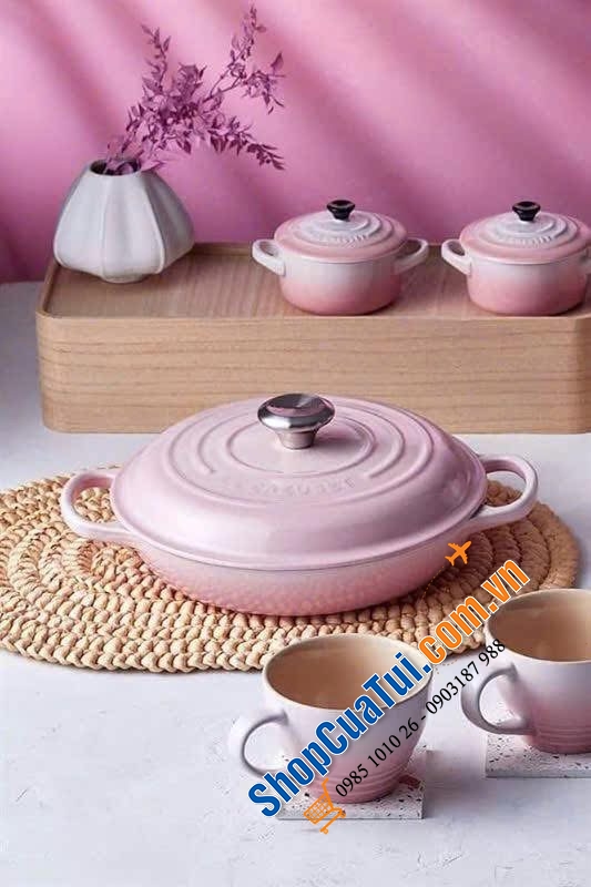 NỒI CHẢO LE CREUSET BRAISER 22cm SHELL PINK - TONE MÀU ĐỐN TIM NHỮNG CÔ NÀNG KẸO NGỌT.