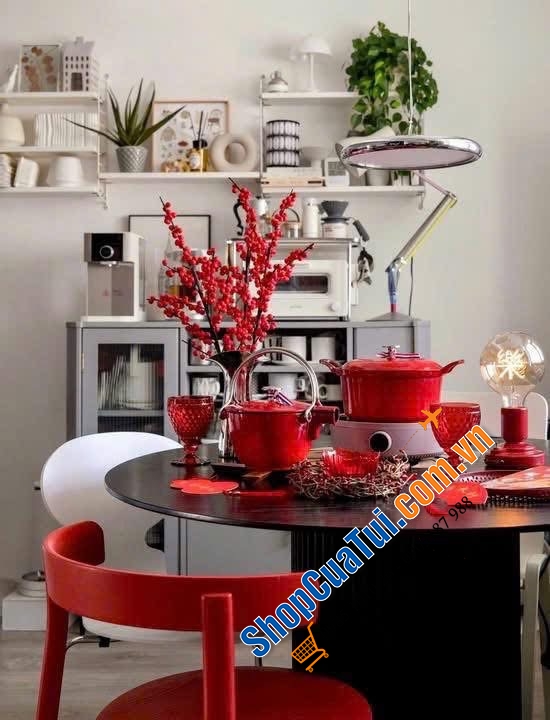 Nồi Staub Cocotte đỏ Vintage tai vểnh – dáng retro Pháp mê từ cái nhìn đầu tiên.”