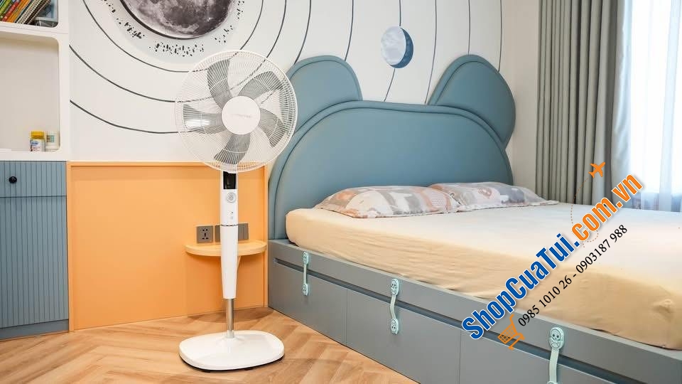 Quạt cây Trotec TVE26S màu trắng.