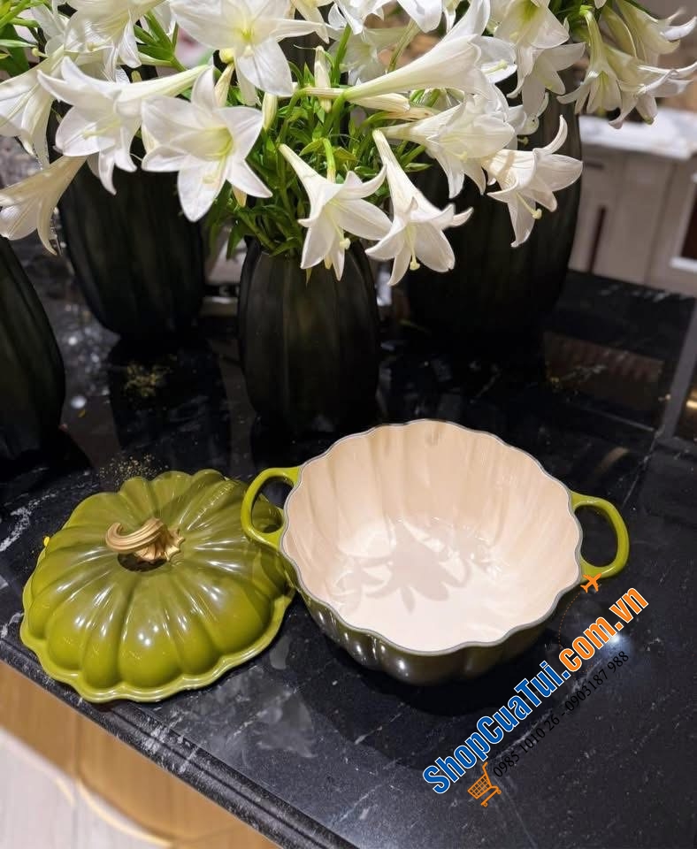 Nồi chảo gang bí ngô Le Creuset  24cm màu Olive & mầu cam.