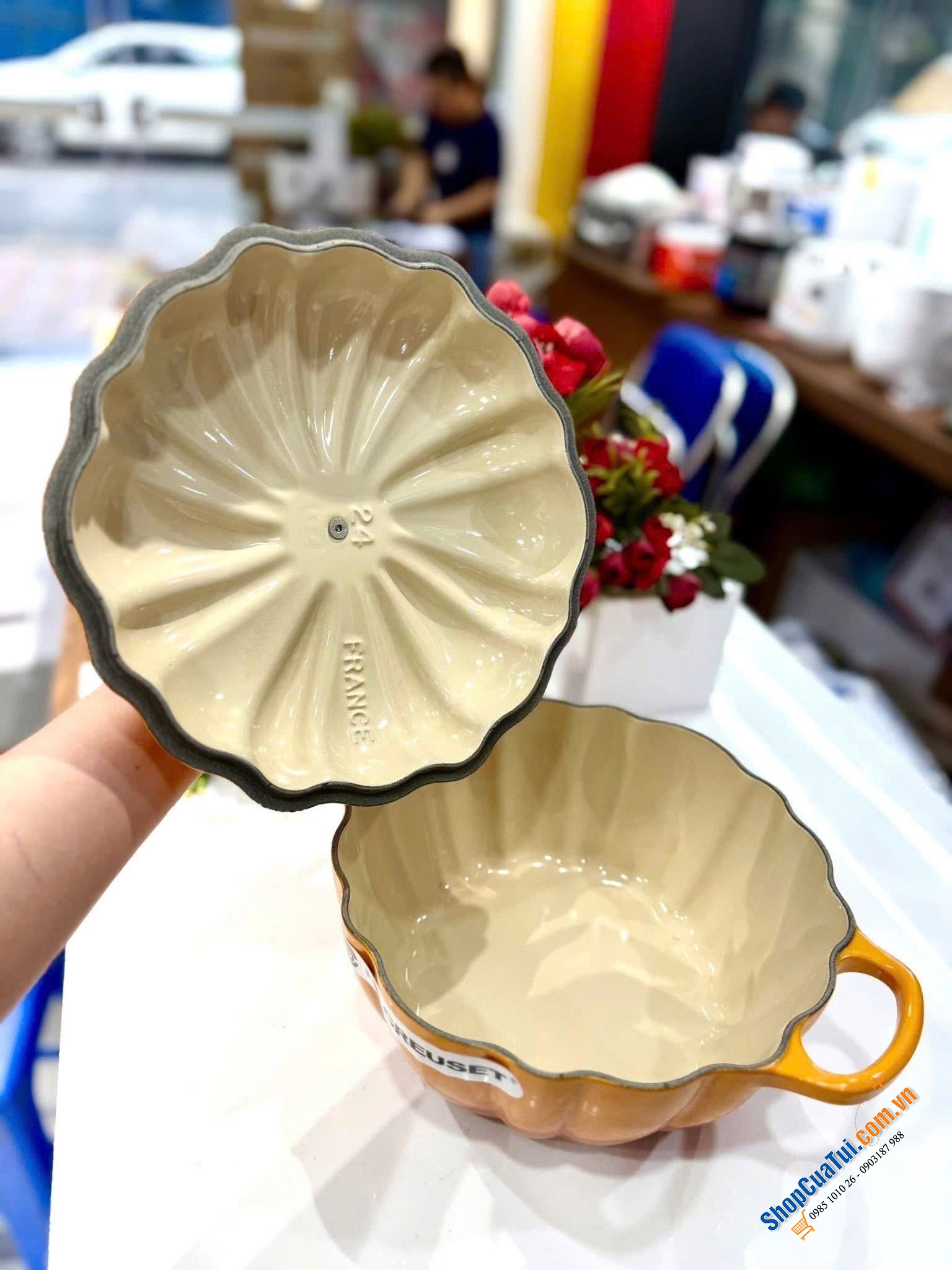 Nồi chảo gang bí ngô Le Creuset  24cm màu Olive & mầu cam.