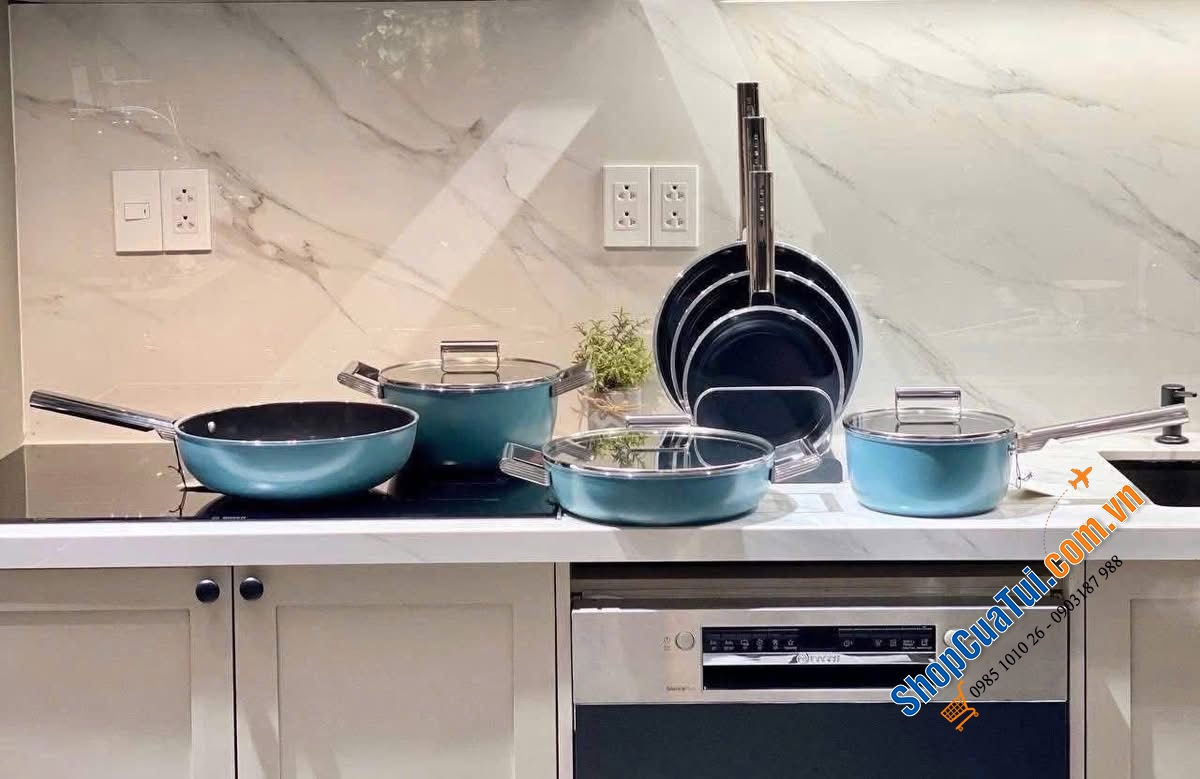Nồi, Chảo SMEG xanh ngọc màu mới siêu đẹp và công nghệ chống dính mới.