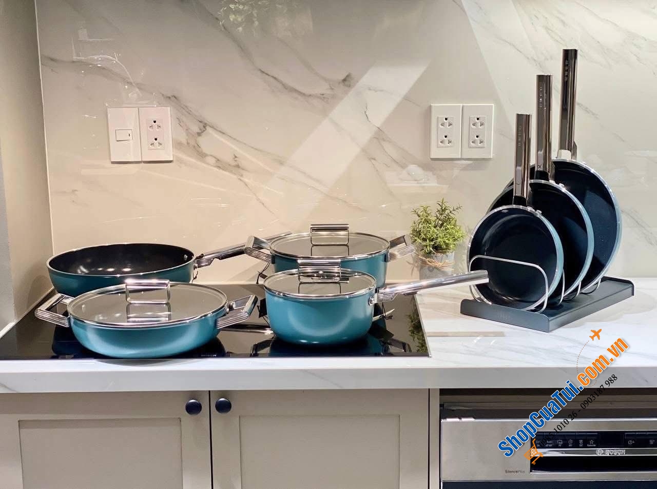 Nồi, Chảo SMEG xanh ngọc màu mới siêu đẹp và công nghệ chống dính mới.