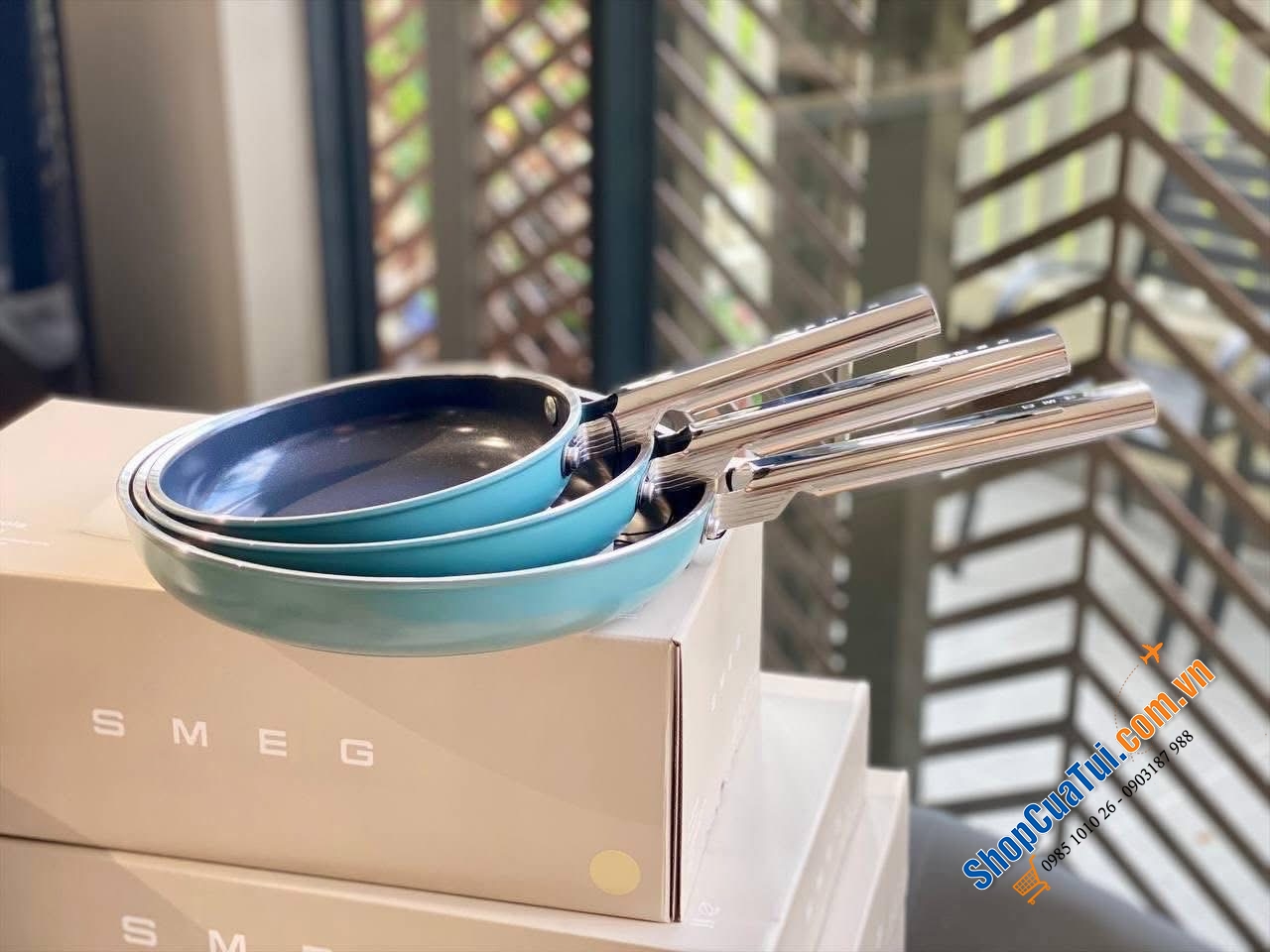 Nồi, Chảo SMEG xanh ngọc màu mới siêu đẹp và công nghệ chống dính mới.
