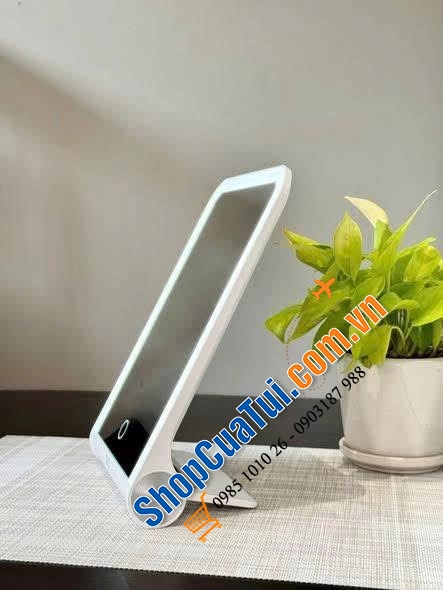 GƯƠNG TRANG ĐIỂM EKO IMIRA - Makeup đẹp hơn nhiều khi có ánh sáng chuẩn.