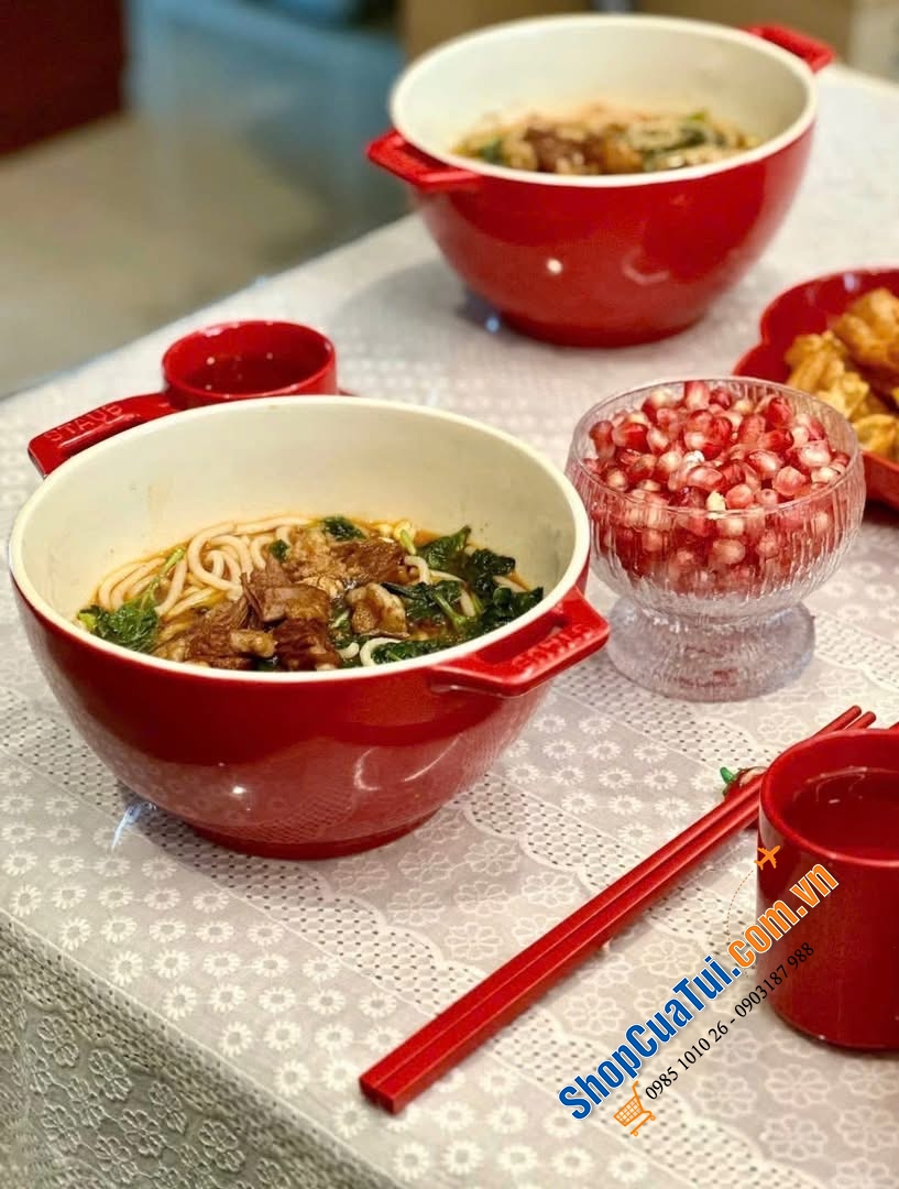 Bát tô Staub 2 quai màu đỏ size 18 &25cm.