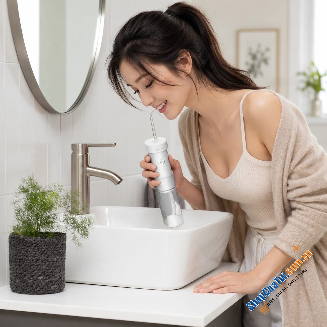 Máy tăm nước không dây có thể gấp gọn Waterpik Cordless Slide.