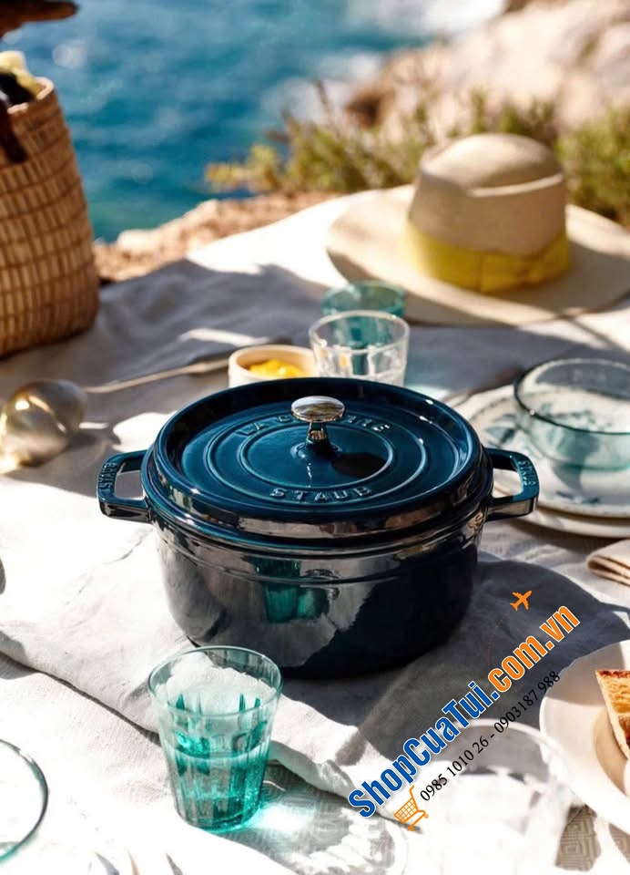 Nồi gang Staub Lamer sắc xanh cổ vịt size 22-24-26cm.