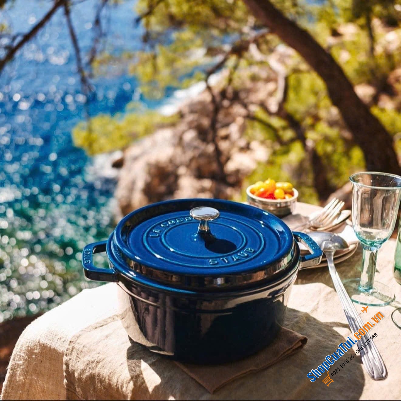 Nồi gang Staub Lamer sắc xanh cổ vịt size 22-24-26cm.