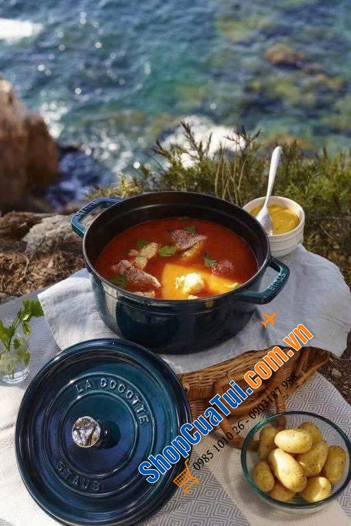 Nồi gang Staub Lamer sắc xanh cổ vịt size 22-24-26cm.