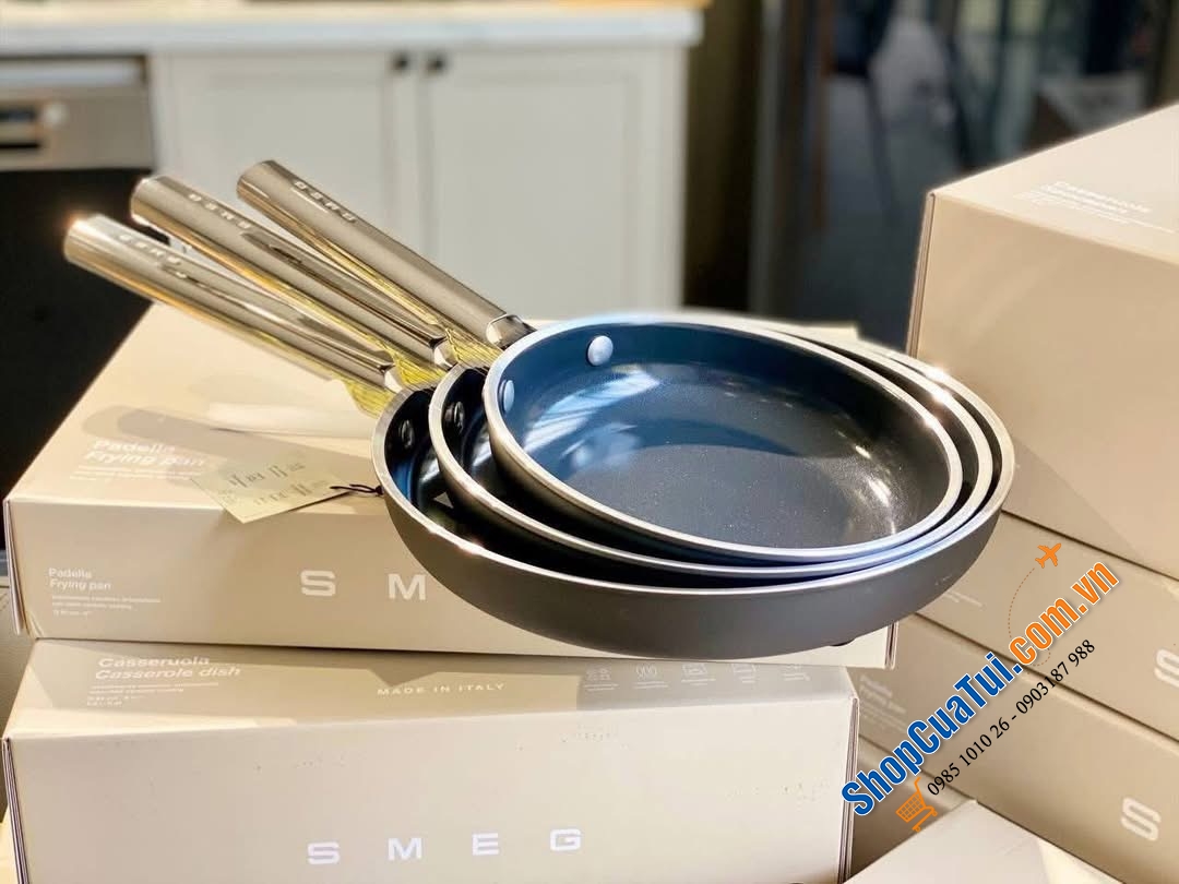Nồi, chảo SMEG màu đen siêu đẹp và công nghệ chống dính mới.