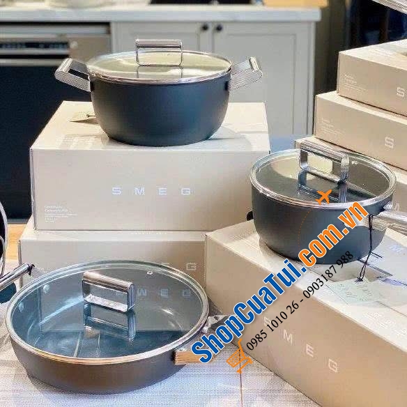 Nồi, chảo SMEG màu đen siêu đẹp và công nghệ chống dính mới.