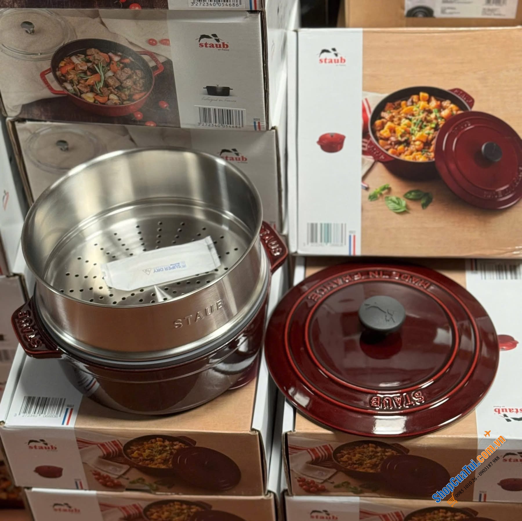 Bộ nồi kèm xửng hấp STAUB size 24cm đỏ mận.