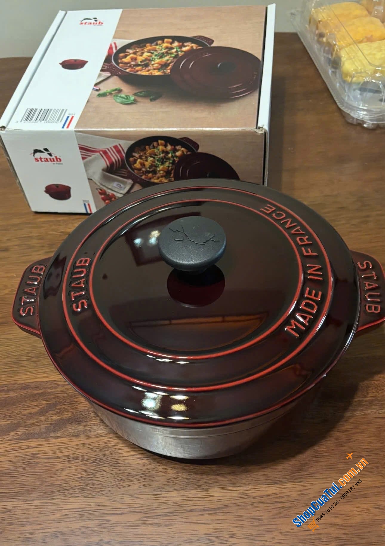 Bộ nồi kèm xửng hấp STAUB size 24cm đỏ mận.