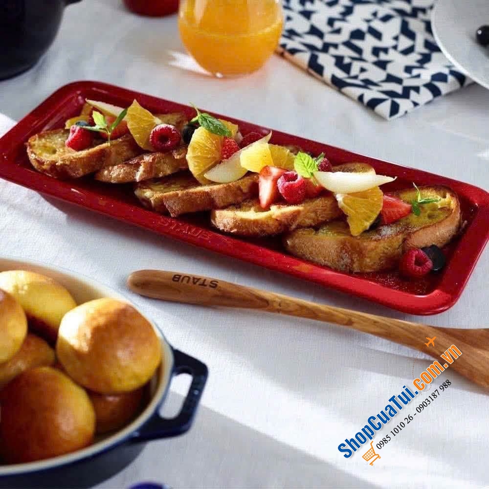 Set STAUB cafe Gourmand 5 món màu đỏ cherry nổi bật - phục vụ tiệc trà, cà phê xinh lắm.