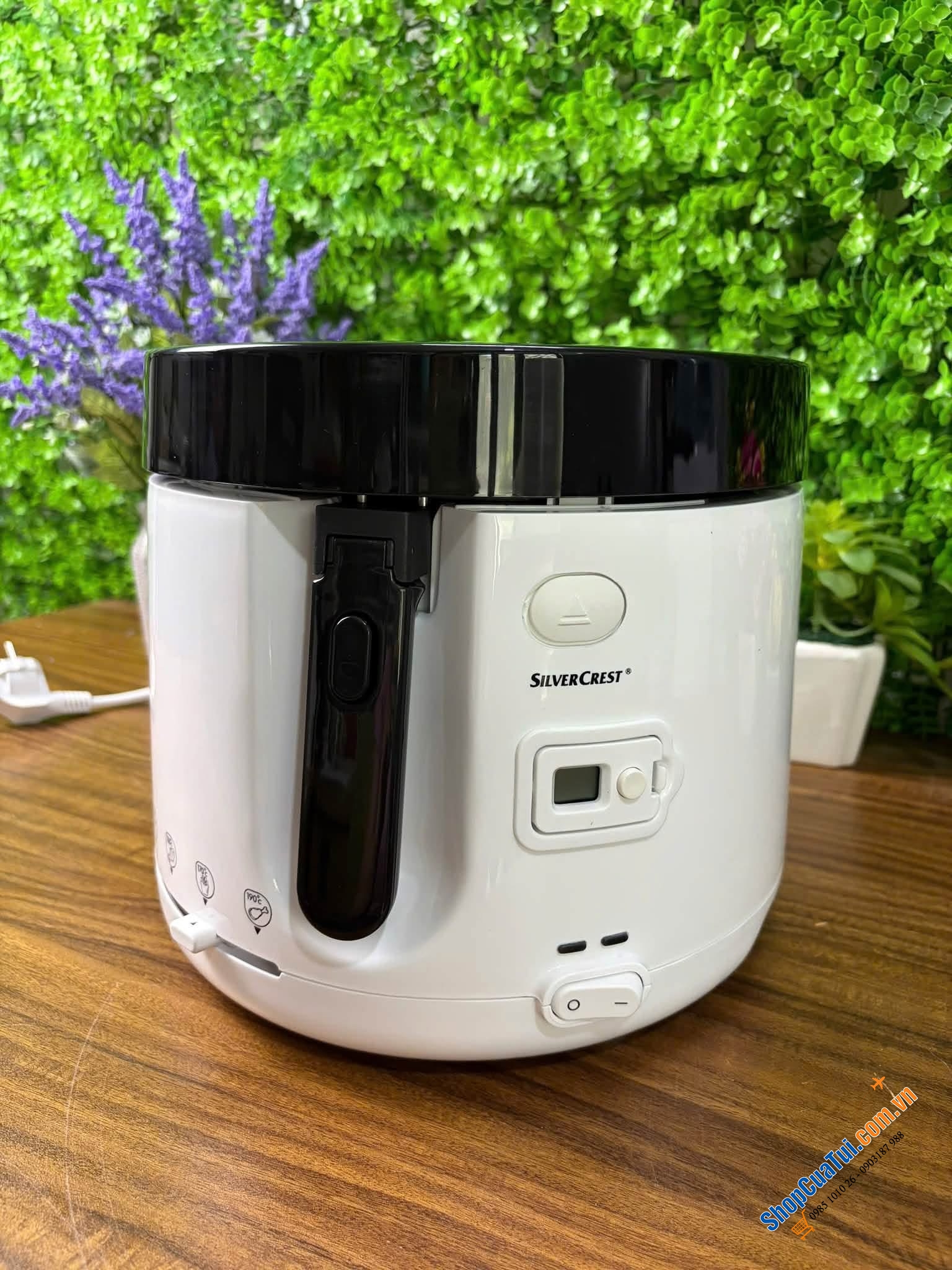 Nồi chiên ngập dầu SilverCrest SFT 1900 A1 (dung tích dầu 2,1 lít).