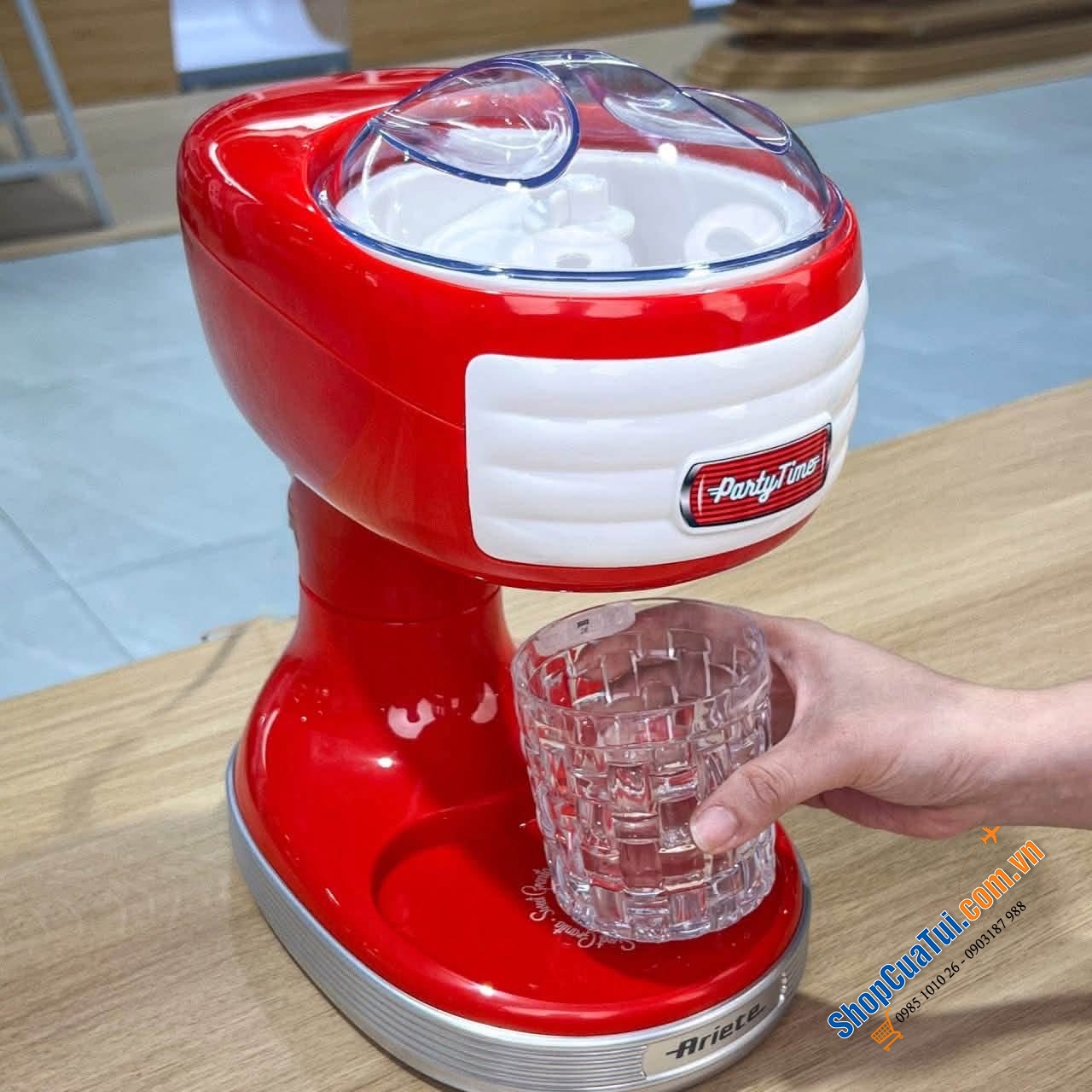 Tự tay pha chế đồ uống mát lạnh với máy bào đá Ariete 00C007600AR0.
