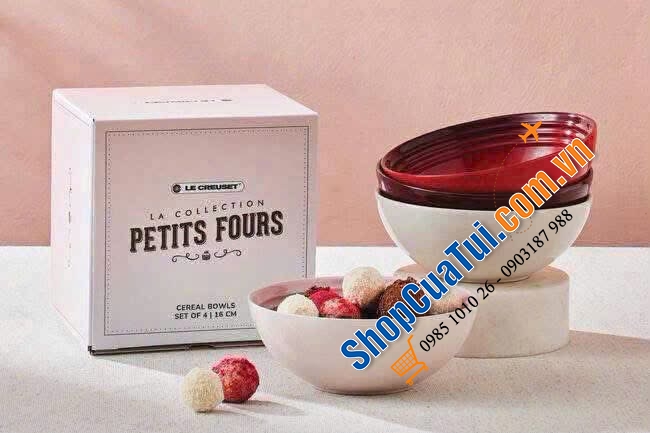 Set 4 bát Le Creuset Petits Fours 16cm.   Set 4 đĩa Le Creuset Petits Fours 17cm.   Set 4 bát Ramenkins Le Creuset Petits Fours 8cm.   Set 4 cốc Le Creuset Petits Fours 200ml.