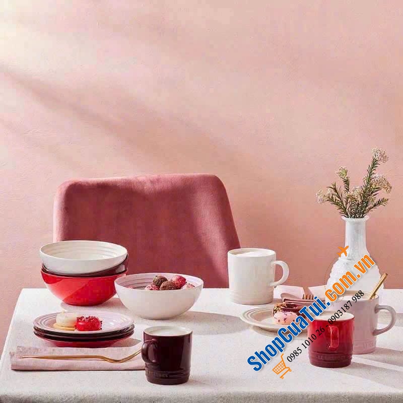Set 4 bát Le Creuset Petits Fours 16cm.   Set 4 đĩa Le Creuset Petits Fours 17cm.   Set 4 bát Ramenkins Le Creuset Petits Fours 8cm.   Set 4 cốc Le Creuset Petits Fours 200ml.