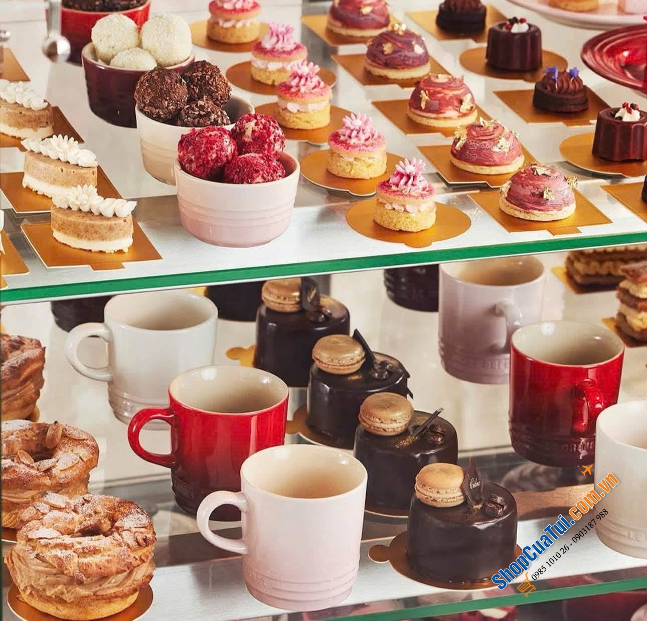 Set 4 bát Le Creuset Petits Fours 16cm.   Set 4 đĩa Le Creuset Petits Fours 17cm.   Set 4 bát Ramenkins Le Creuset Petits Fours 8cm.   Set 4 cốc Le Creuset Petits Fours 200ml.