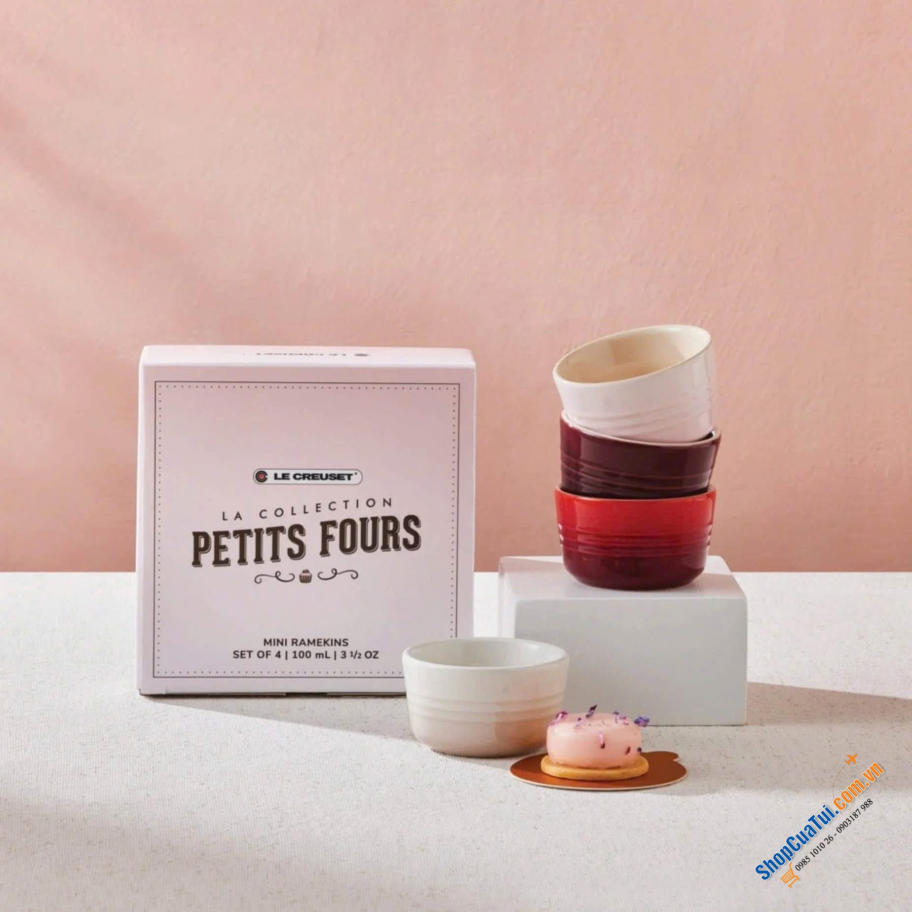 Set 4 bát Le Creuset Petits Fours 16cm.   Set 4 đĩa Le Creuset Petits Fours 17cm.   Set 4 bát Ramenkins Le Creuset Petits Fours 8cm.   Set 4 cốc Le Creuset Petits Fours 200ml.