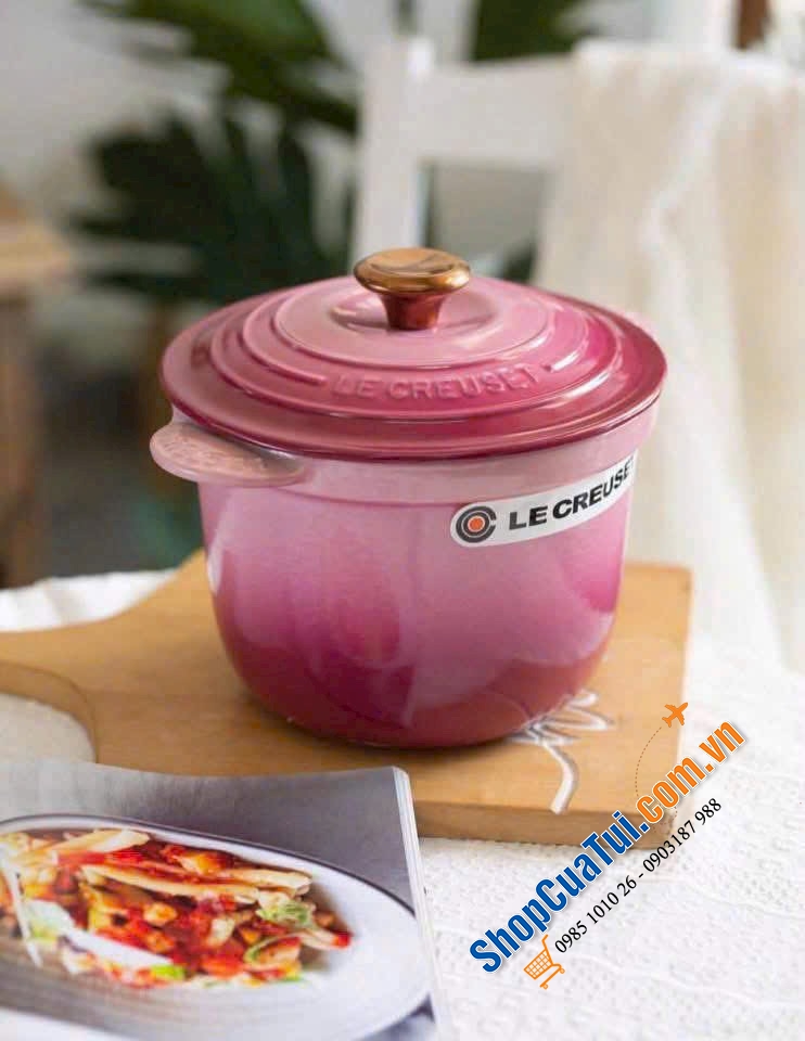 Nồi gang Le Creuset Rice Pot 20cm màu hồng Berry.