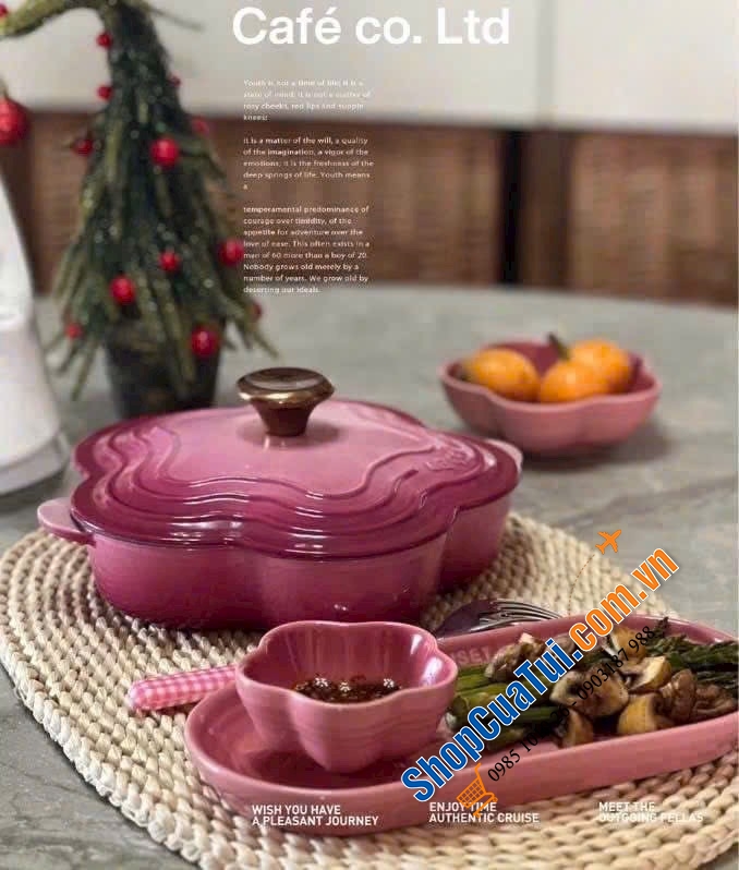 Nồi gang Le Creuset Rice Pot 20cm màu hồng Berry.