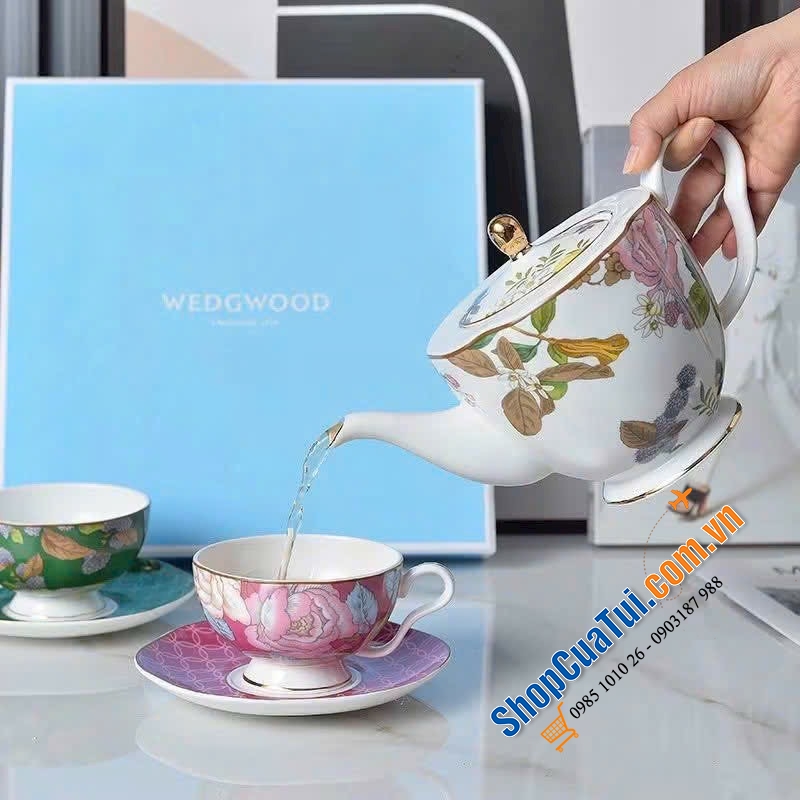 Bộ ấm + 4 tách ly trà gốm sứ Wedgwood.